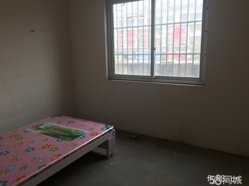 春晖苑一初十一小,繁华商圈,产证满2税低,带平台绿化非常棒!