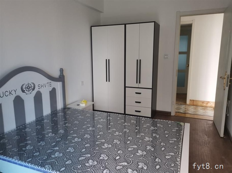 碧桂园翡翠湾精装4室2厅岀租