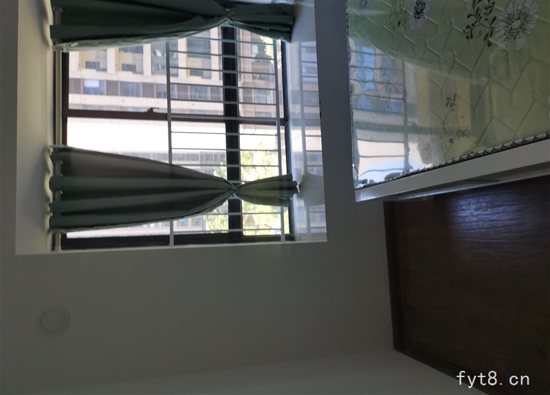 碧桂园翡翠湾精装4室2厅岀租